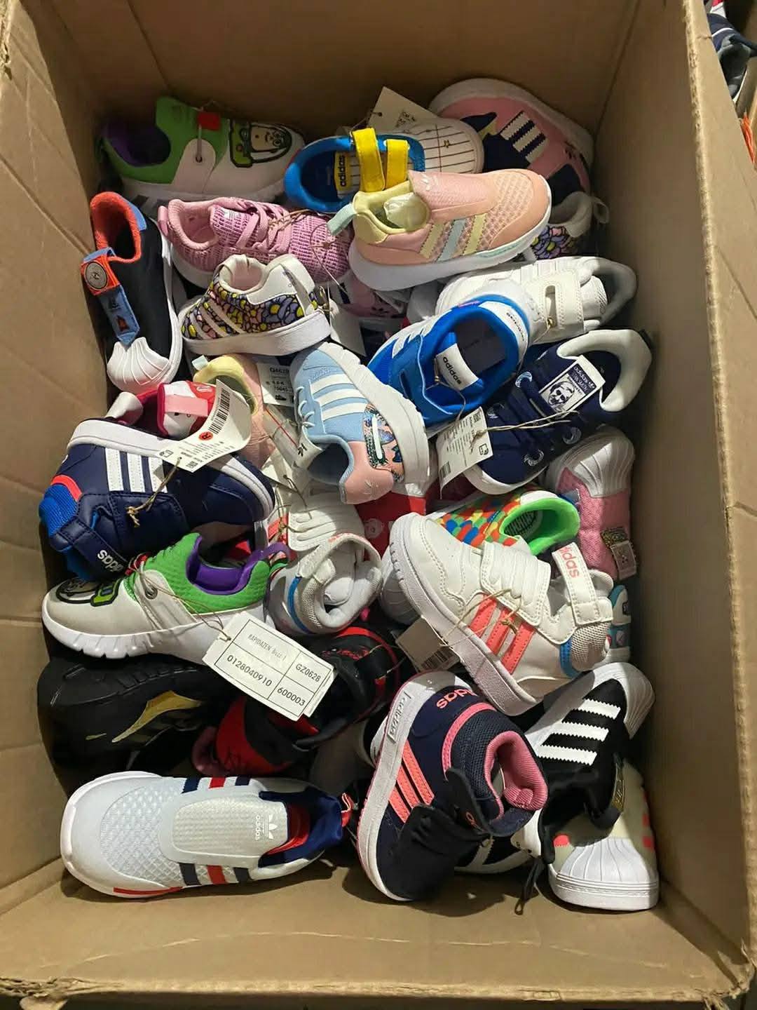 New arrival of Some Pallet of Children Sneakers New And Original And Authentic Tennis