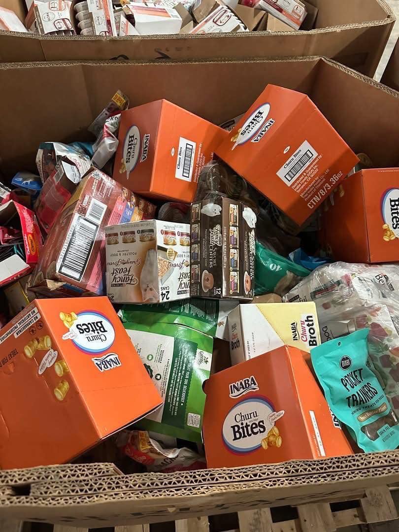 Amazing Deal Mixed Cat & Dog Food Available For Sale