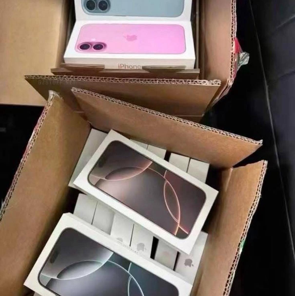 Pallet of Mixed Phones Offered At An Affordable Price