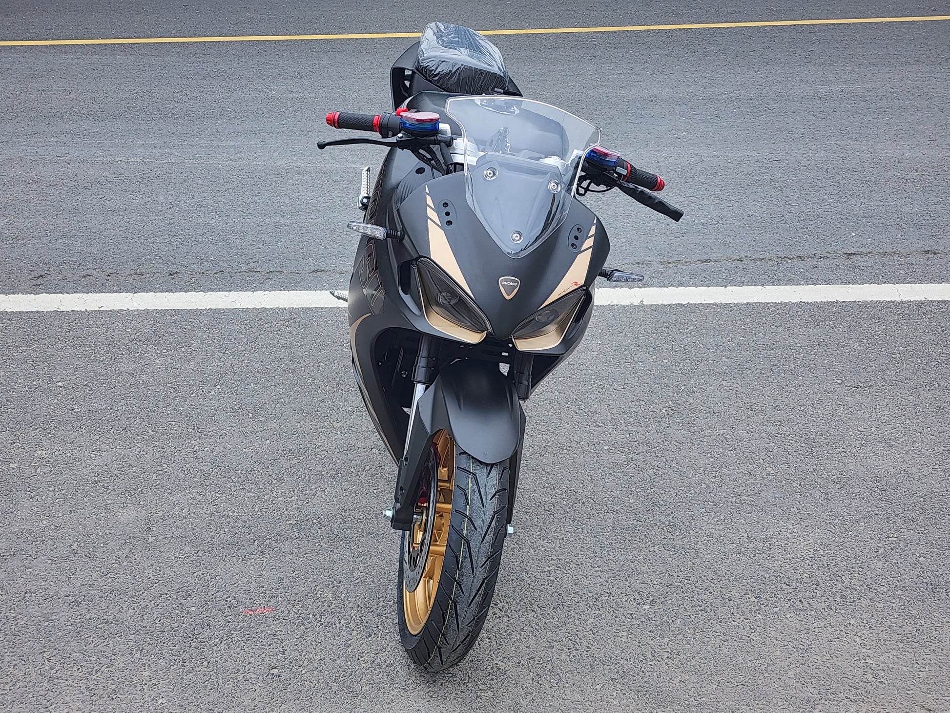 High Performance And Affordability With This Electric Motorcycle Available For Sale In Discount Price