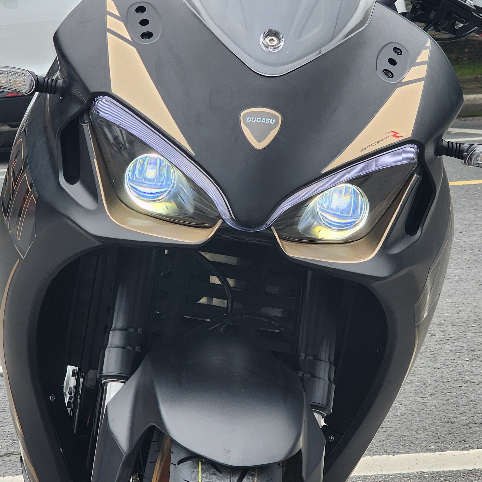High Performance And Affordability With This Electric Motorcycle Available For Sale In Discount Price