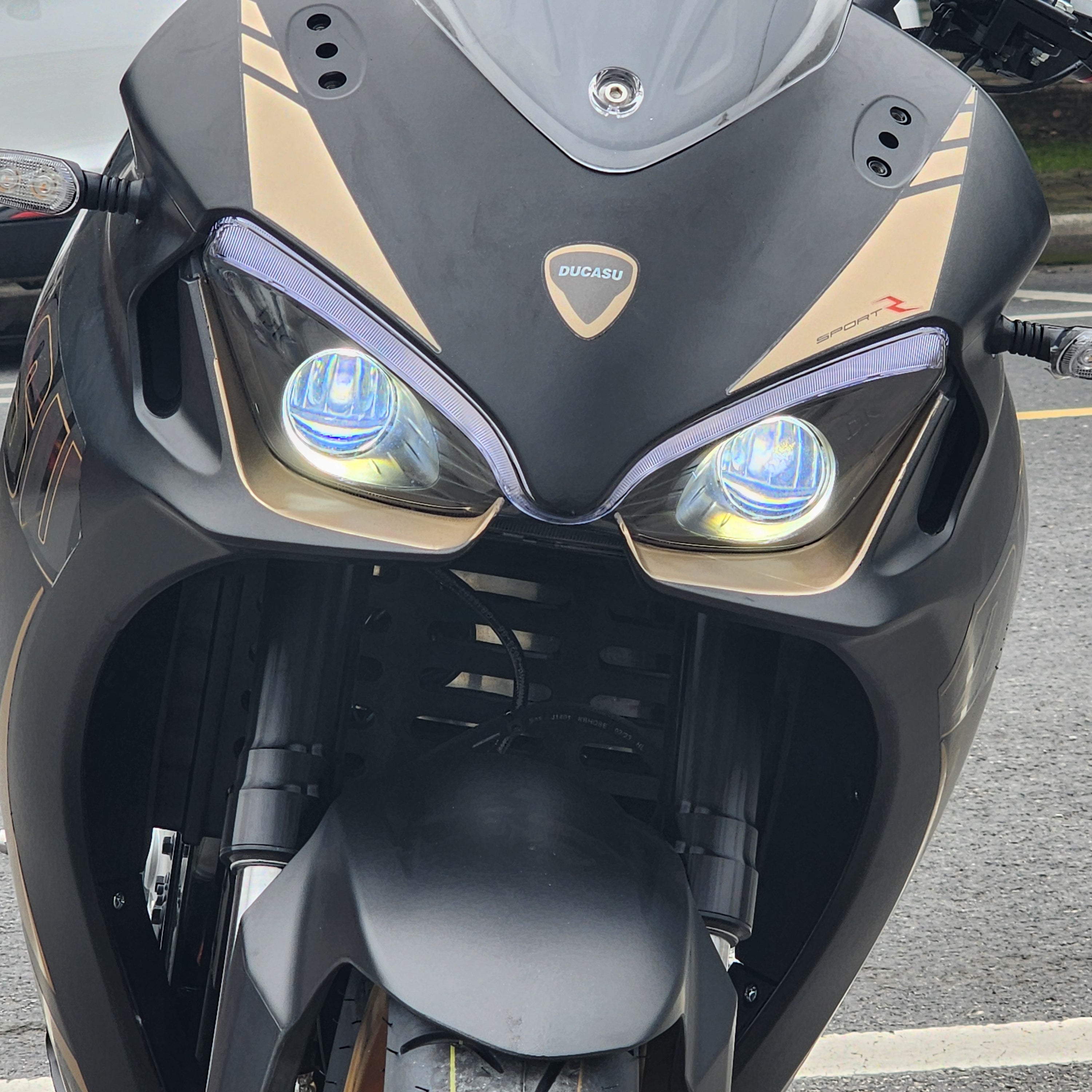 High Performance And Affordability With This Electric Motorcycle Available For Sale In Discount Price