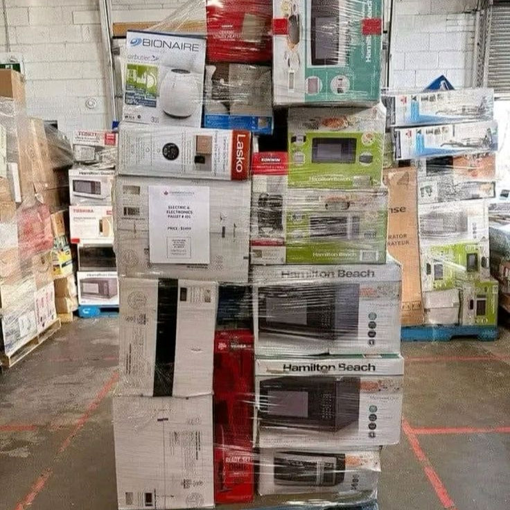 Return pallet filled with a wide variety of kitchen utensils and appliances.