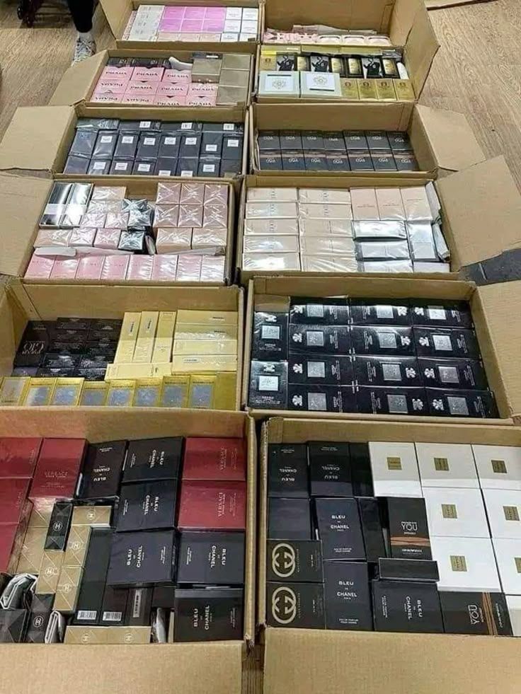 Get 10 boxes of original perfumes returned on pallets